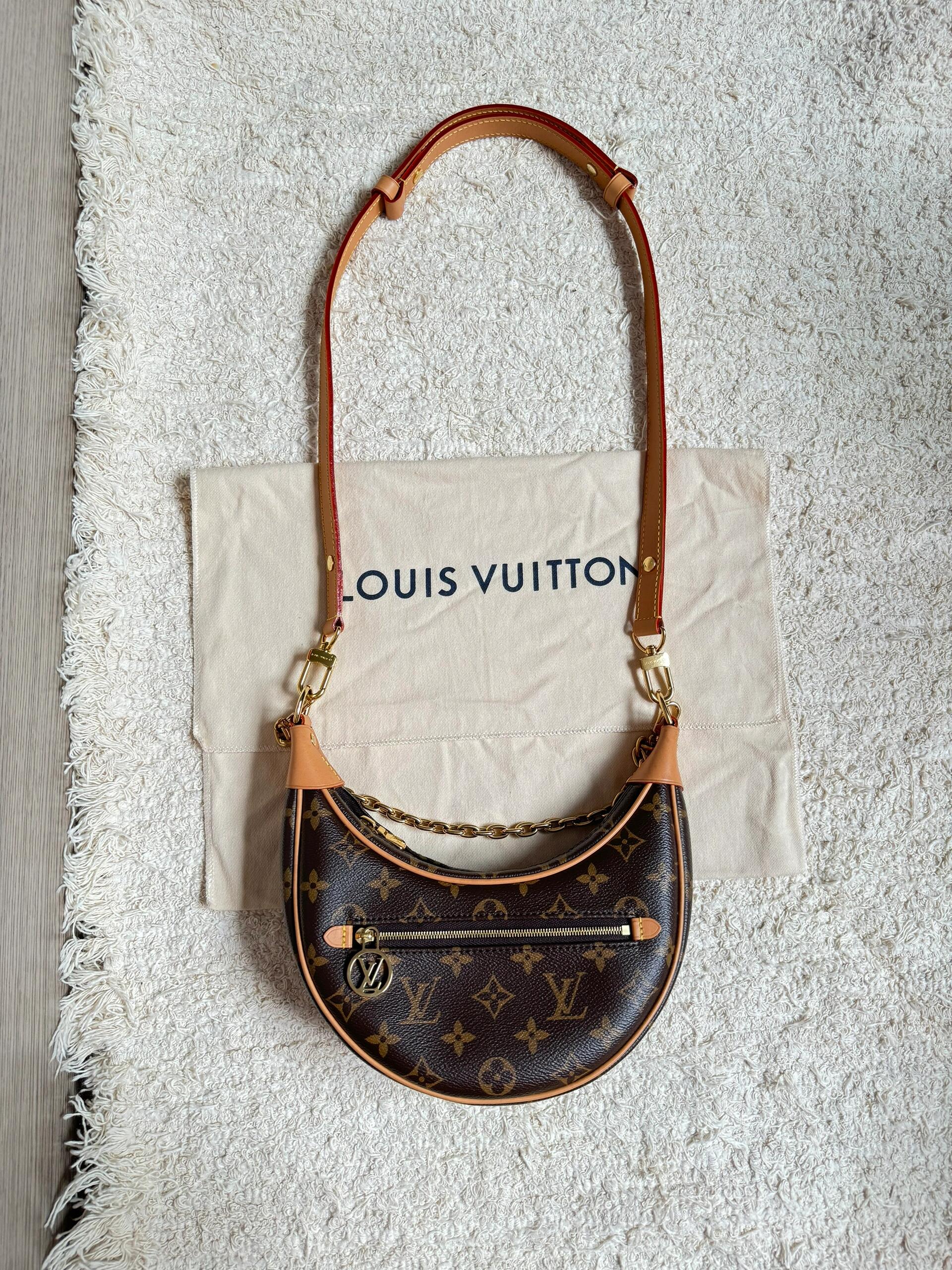 LOUIS VUITTON Loop 月亮豌豆腋下包